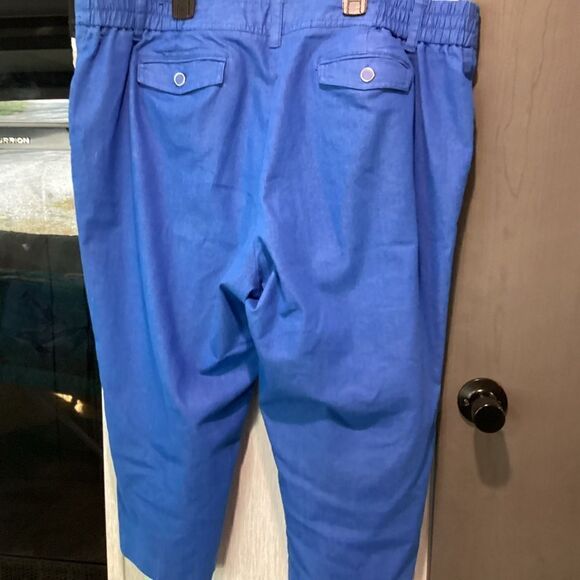 NWOT. Larry Levine Brand Women’s 20W Royal Blue Capris - Picture 7 of 9